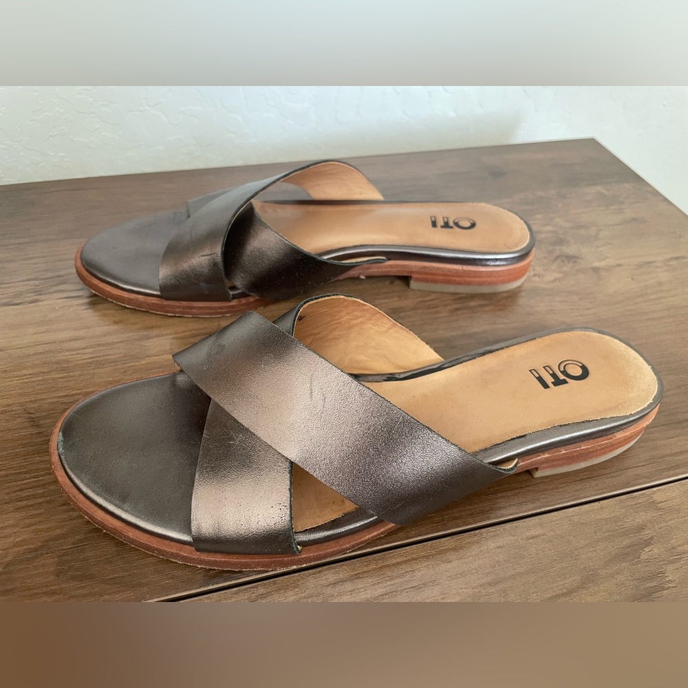 OTI Leather Slide Sandals Women’s 8 (Approx) Metallic Crisscross - Picture 5 of 8